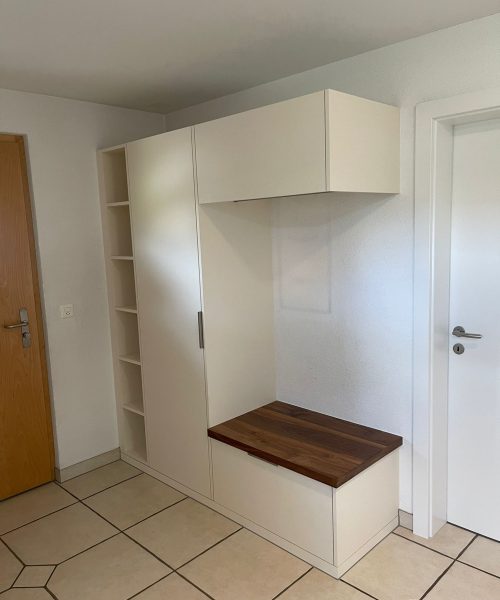 Lemm-Umbauten-GmbH-massgefertigte-Garderobe (2)